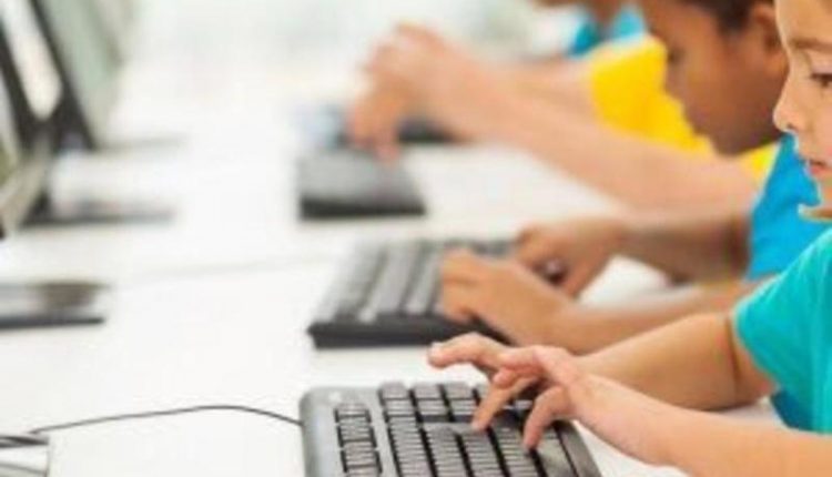 النسخ من عين لبوابة المستقبل درس الكتابة باستخدام الحاسب (برنامج الدفتر) مادة الحاسب الآلى الصف الأول الابتدائي الفصل الدراسي الثاني 1441 هـ